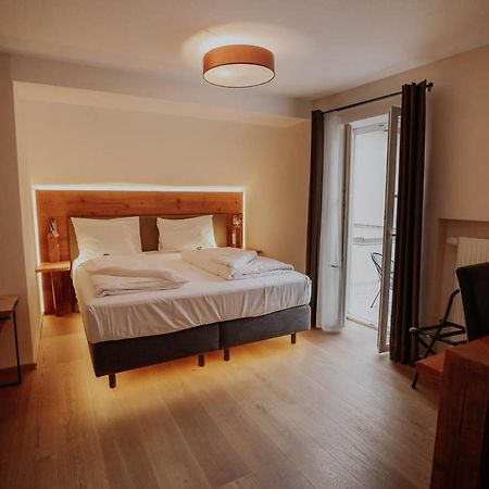 Dinkelsbühl Hotel Gasthaus Zur Sonne מראה חיצוני תמונה